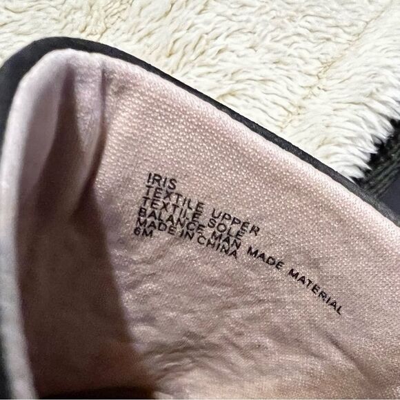 Crown & Ivy Suede Clogs - Picture 5 of 6